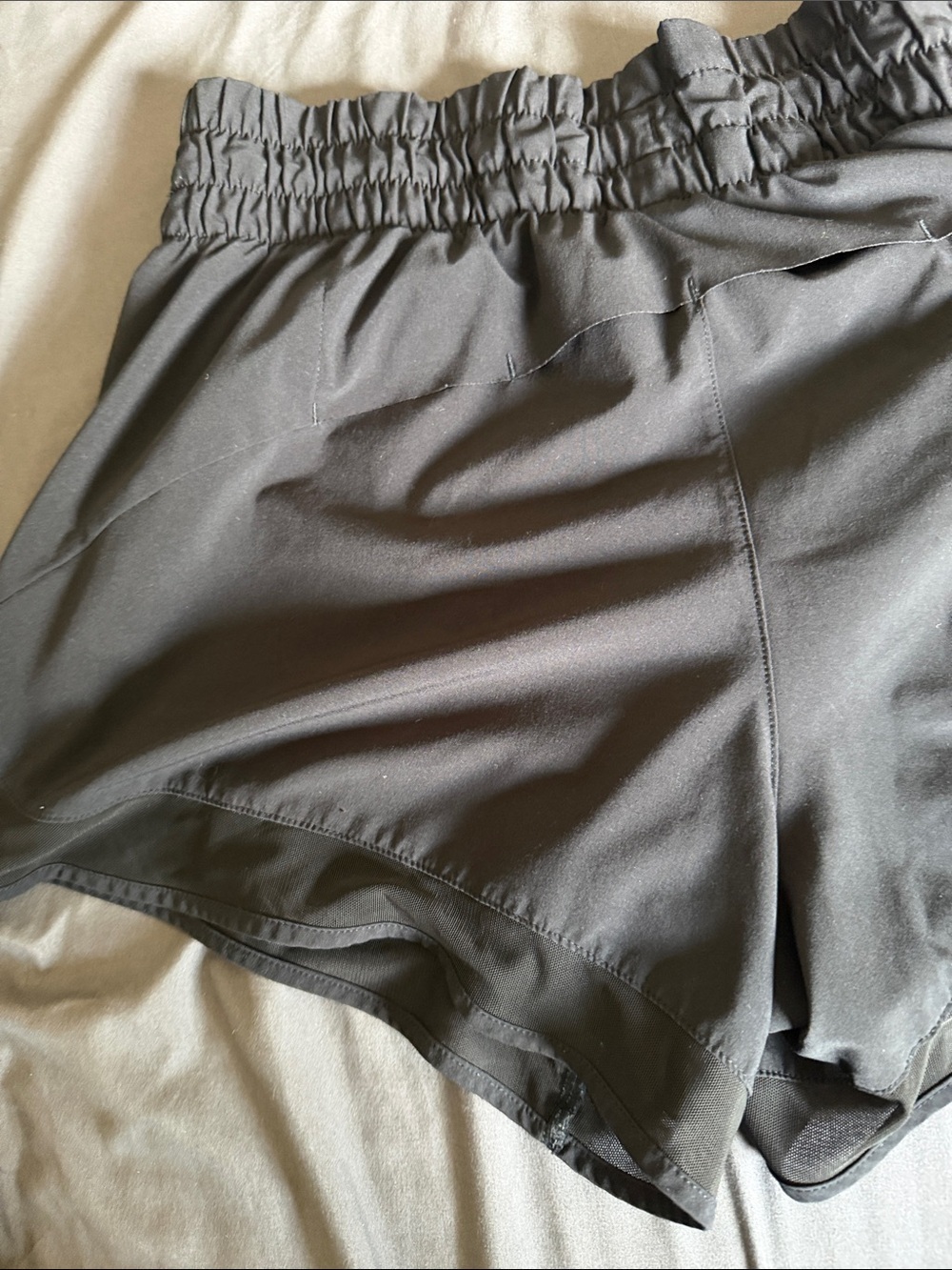 Athleta Mesh Racer Run Mid Rise 4" Short
Size XS - Picture 8 of 9
